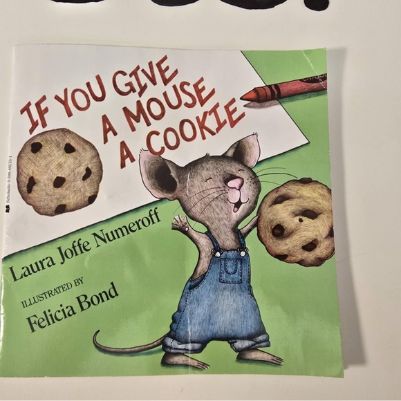 If You Give A Mouse a Cookie By Laura Joffe Numeroff Paperback, 1985 - Picture 1 of 4
